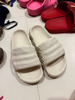 (Category: ) located in . Submitted by shopweekend (Listing ID 1383211292, Image 1). Description: .