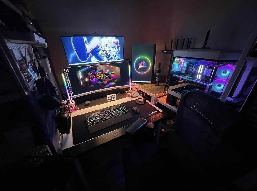AFTERSHOCK FISHTANK PC (Config as attached)