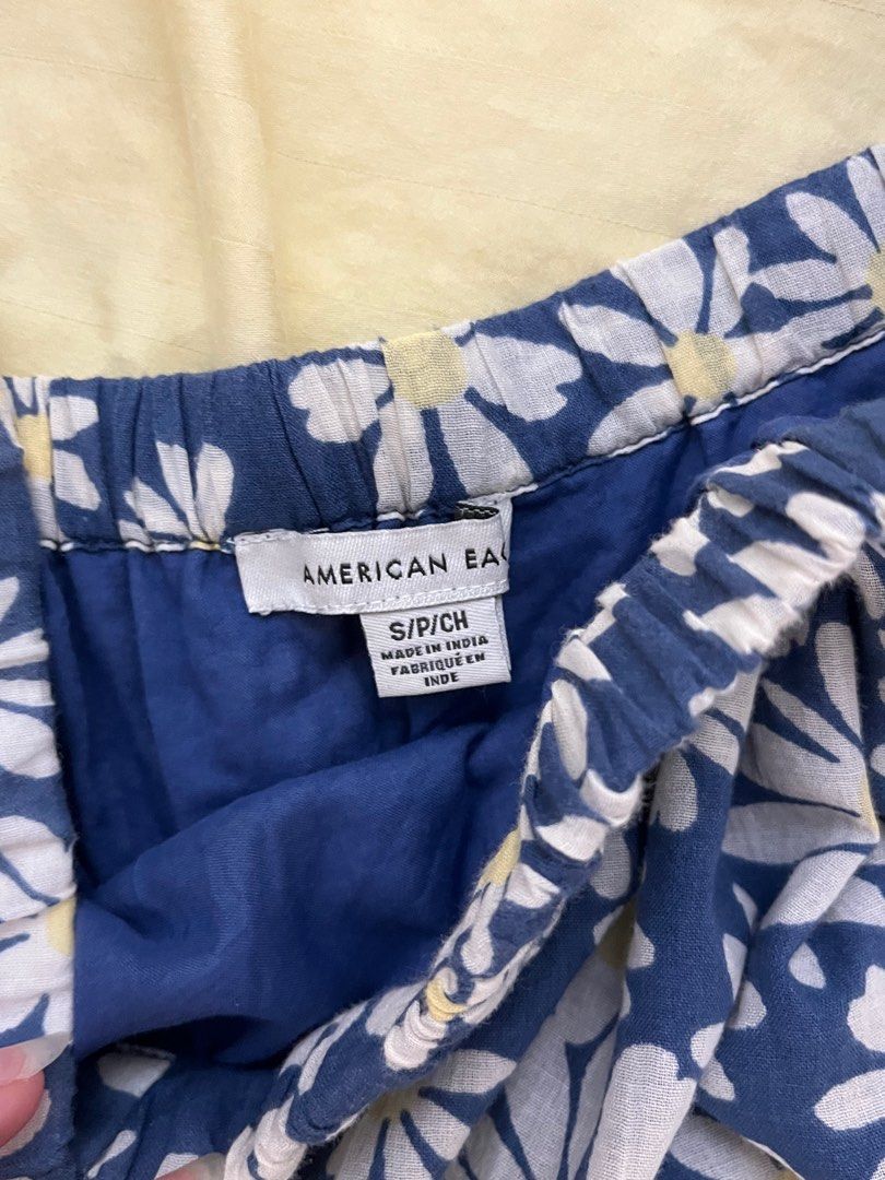 American Eagle Daisy Blouse (negotiable price) (Category: Blouses) located in Las Pinas. Submitted by megg_ (Listing ID 1383087257, Image 2). Description: .