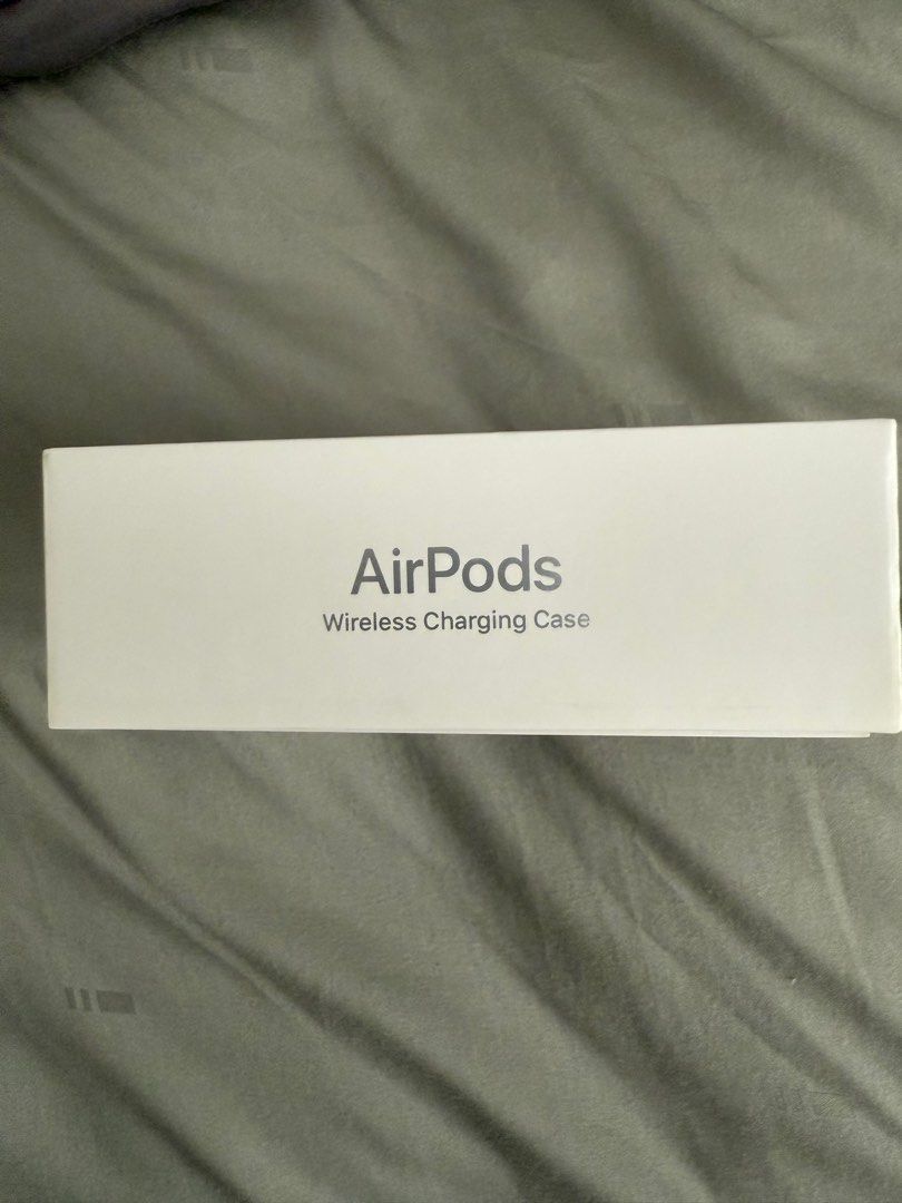 Apple AirPods with Wireless Charging Case63230629459713111
