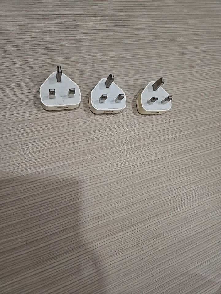 Apple Power Adapter (USB) ($6 for all)632261846187541126