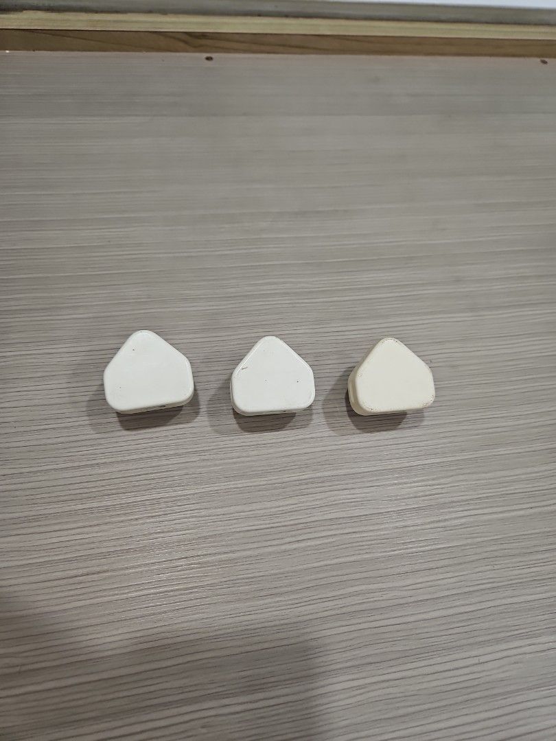 Apple Power Adapter (USB) ($6 for all)63226184618754111