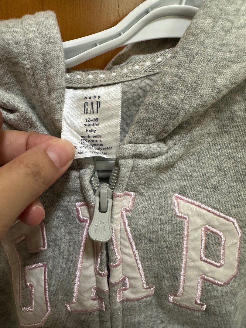 Baby Gap Hoodie (Category: Babies & Kids Fashion) located in Quezon City. Submitted by actank (Listing ID 1383088669, Image 1). Description: With cute ears on the hood 12-18 m on tag Fleece lining.