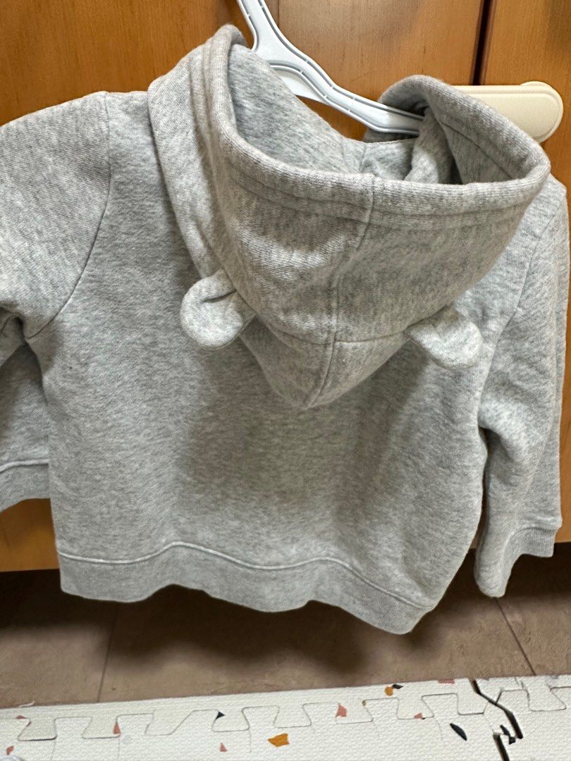 Baby Gap Hoodie (Category: Babies & Kids Fashion) located in Quezon City. Submitted by actank (Listing ID 1383088669, Image 3). Description: With cute ears on the hood 12-18 m on tag Fleece lining.