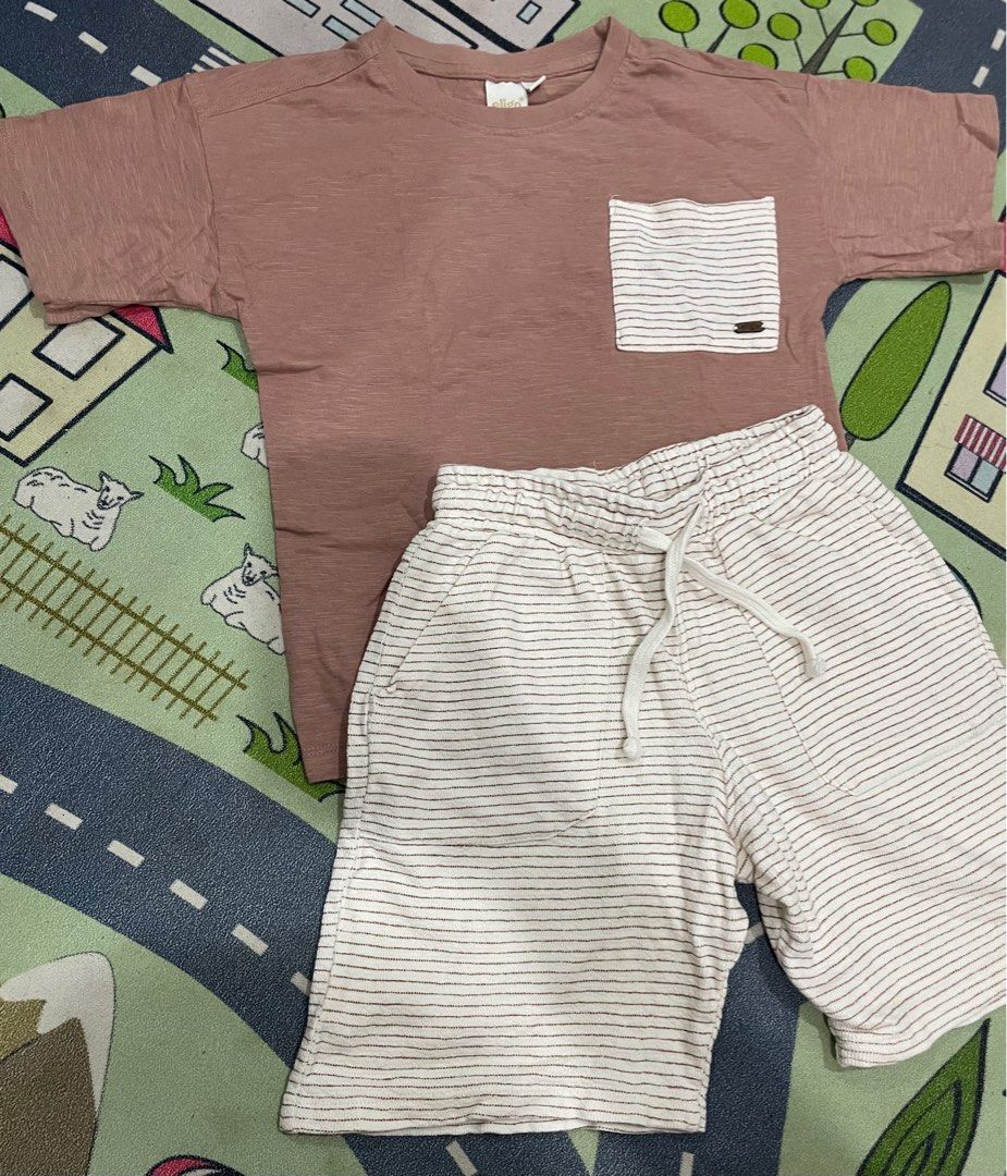 Babyshop Eligo Set T-shirt & Shortpant (Category: Babies & Kids Fashion) located in Sungai Petani. Submitted by prelovedbydylaaa (Listing ID 1383205897, Image 1). Description: 🌸Size 5-6y 🌸Like New .