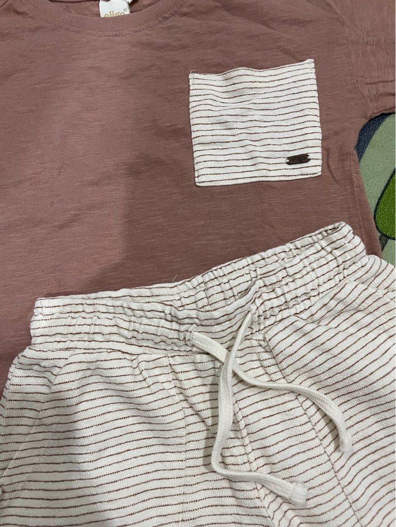 Babyshop Eligo Set T-shirt & Shortpant (Category: Babies & Kids Fashion) located in Sungai Petani. Submitted by prelovedbydylaaa (Listing ID 1383205897, Image 2). Description: 🌸Size 5-6y 🌸Like New .