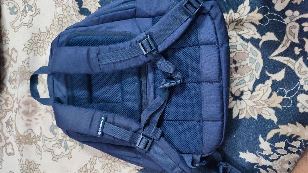 Bag bean pole (Category: Backpacks) located in Ipoh. Submitted by mansayur88 (Listing ID 1383217870, Image 2). Description: bag back pack bean pole ori,bag masih cantik mcm baru zip semua ok,xda koyak.
