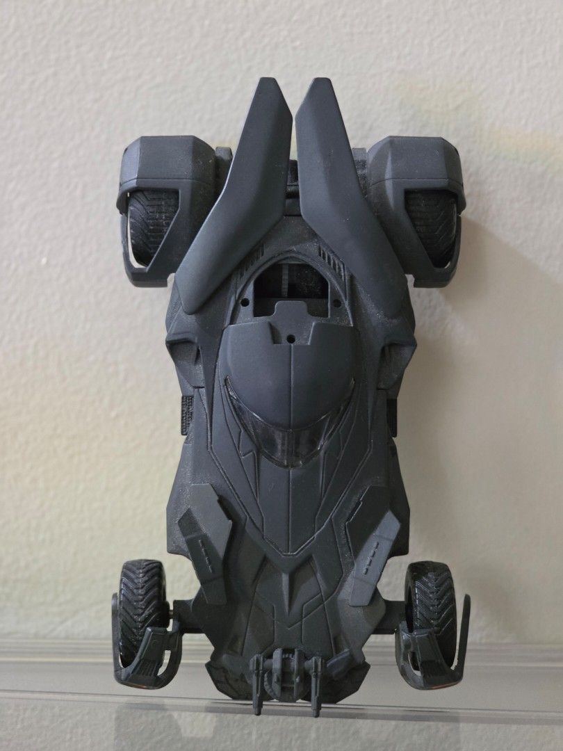 Batmobile Batman V Superman Jada Toys (Category: Vehicle & Diecast Models) located in Makati City. Submitted by code_blue (Listing ID 1383080556, Image 3). Description: .