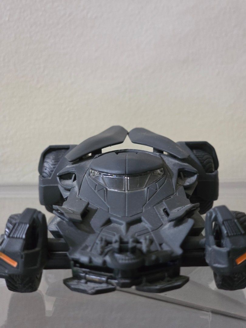 Batmobile Batman V Superman Jada Toys (Category: Vehicle & Diecast Models) located in Makati City. Submitted by code_blue (Listing ID 1383080556, Image 2). Description: .