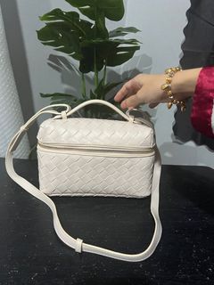 (Category: ) located in . Submitted by _luxury.bag_2.9 (Listing ID 1383252841, Image 1). Description: .