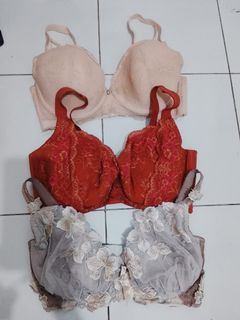 (Kategori: ) berada di . Dikirim oleh anakgulali (ID iklan 1383179755, Gambar 1). Deskripsi: .