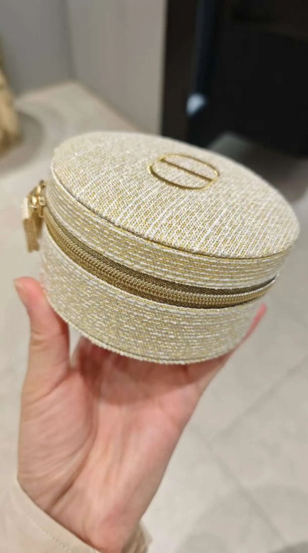 cd makeup pouch vanity (Category: Makeup) located in Quezon City. Submitted by japanandsingaporeluxepreloved (Listing ID 1383179955, Image 2). Description: pre order.