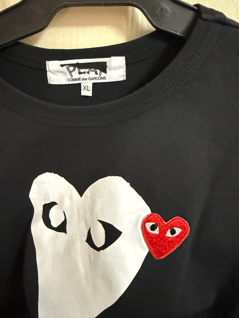 CDG Slim Fit Tshirt (Category: Tshirts & Polo Shirts ) located in General Trias. Submitted by drewbuscano (Listing ID 1383135017, Image 2). Description: CDG Slim Fit Tshirt Bought this at Surplus. XL but can only fir Medium.