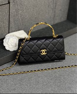 (Category: ) located in . Submitted by neverfull_luxury_sg (Listing ID 1383182736, Image 1). Description: .