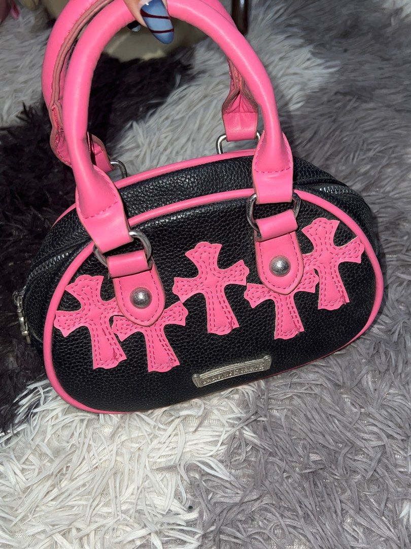 Chrome hearts hand bag y2k (Category: Purses & Pouches) located in San Fernando. Submitted by violentafemme (Listing ID 1383193509, Image 1). Description: Chrome hearts hand bag Used for only a few times Bought from japan but not sure abt the authenticity .