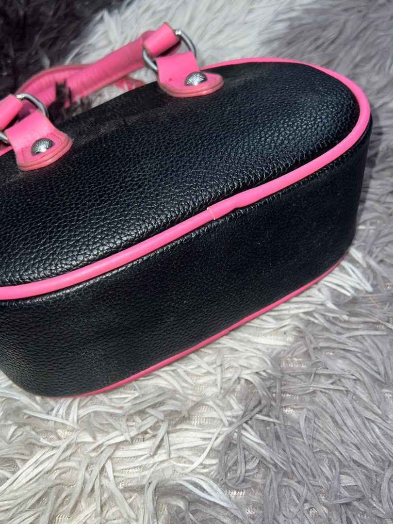 Chrome hearts hand bag y2k (Category: Purses & Pouches) located in San Fernando. Submitted by violentafemme (Listing ID 1383193509, Image 3). Description: Chrome hearts hand bag Used for only a few times Bought from japan but not sure abt the authenticity .