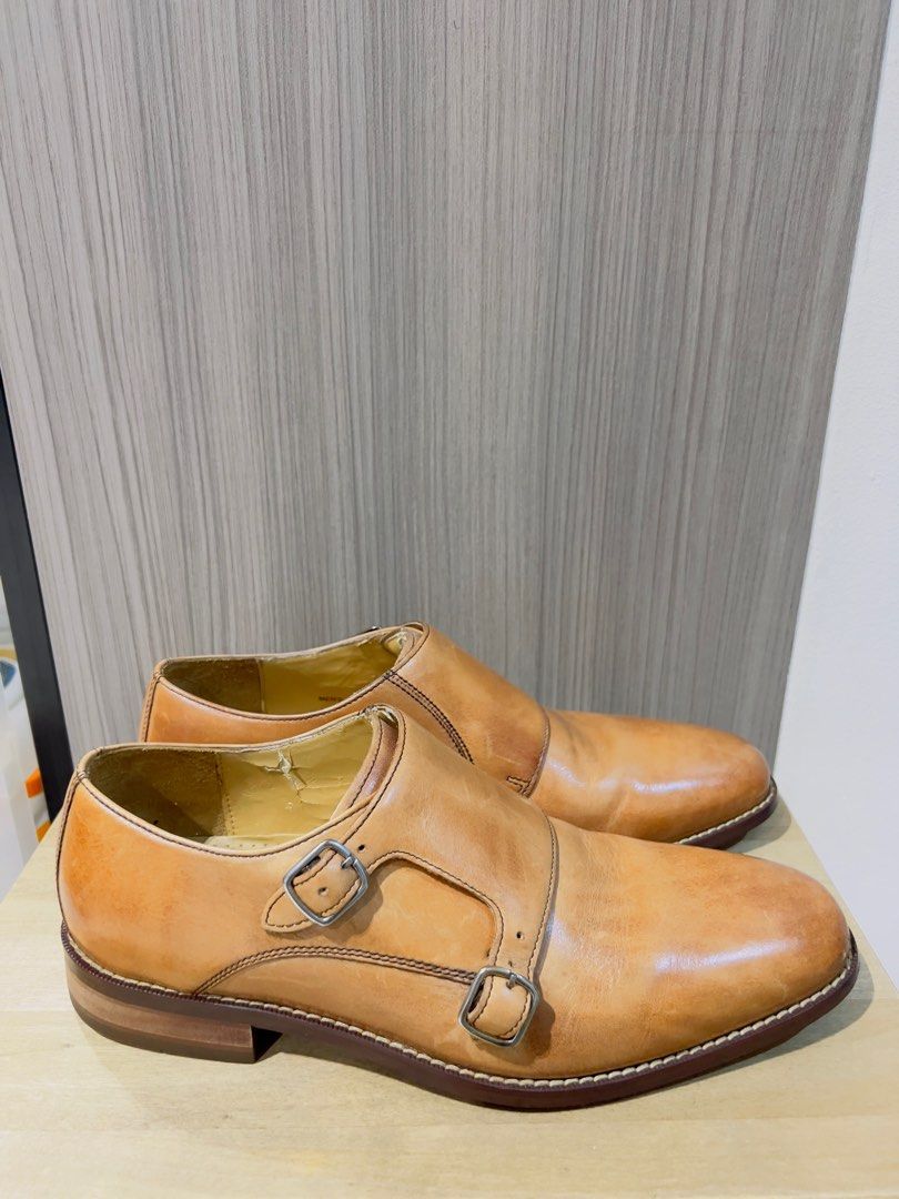Cole Haan Leather Shoes (Category: Dress Shoes) located in Pasig City. Submitted by ryester (Listing ID 1383167662, Image 1). Description: Authentic item. Rarely used. Made with full real gorgeous leather. Only flaw is that there are cracks in the lining inside the shoes, due to storage. .