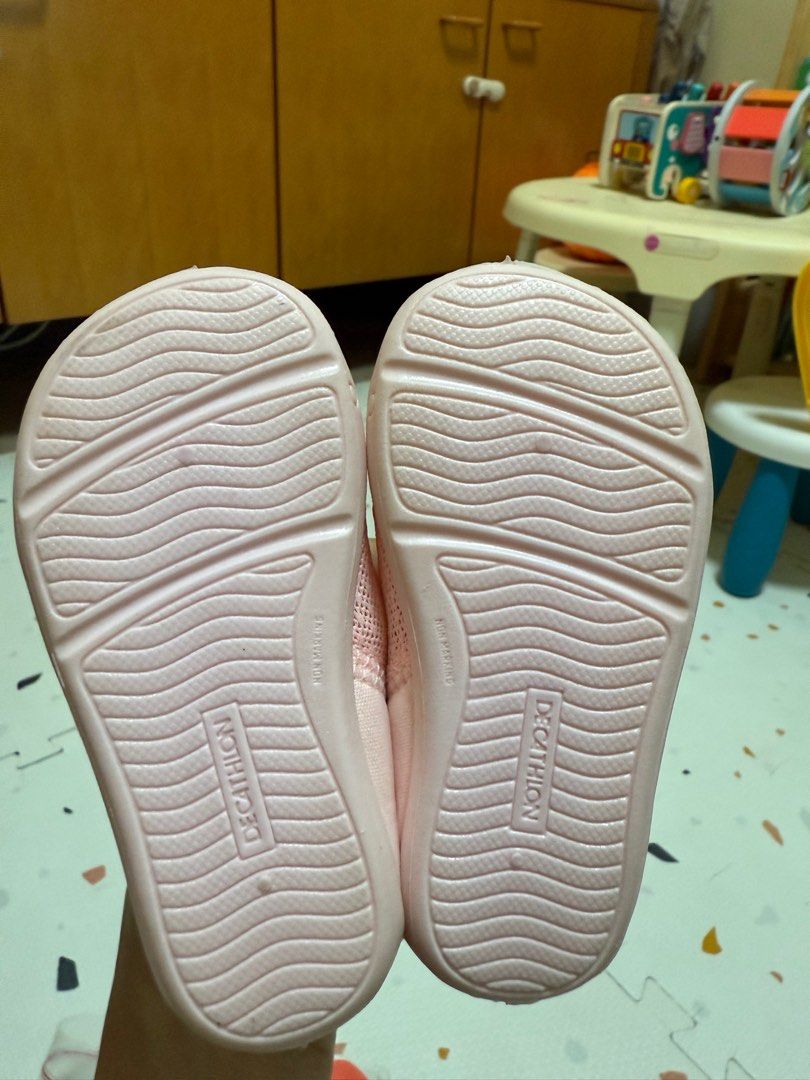 Decathlon Babies Aqua Shoes (Category: Babies & Kids Fashion) located in Quezon City. Submitted by actank (Listing ID 1383140014, Image 3). Description: EU20 CM Like new condition.