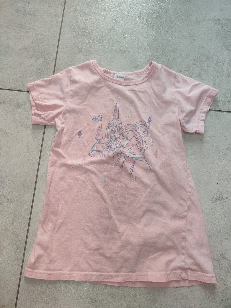 Disney kid girl dress / t shirt (Category: Babies & Kids Fashion) located in Seri Kembangan. Submitted by a123455789 (Listing ID 1383139675, Image 1). Description: .