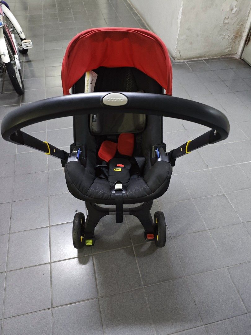 Doona stroller (Category: Strollers) located in Ampang. Submitted by fav.mushka (Listing ID 1383253524, Image 2). Description: function well and free bag too. sticker already fall off. not for fussy buyer.