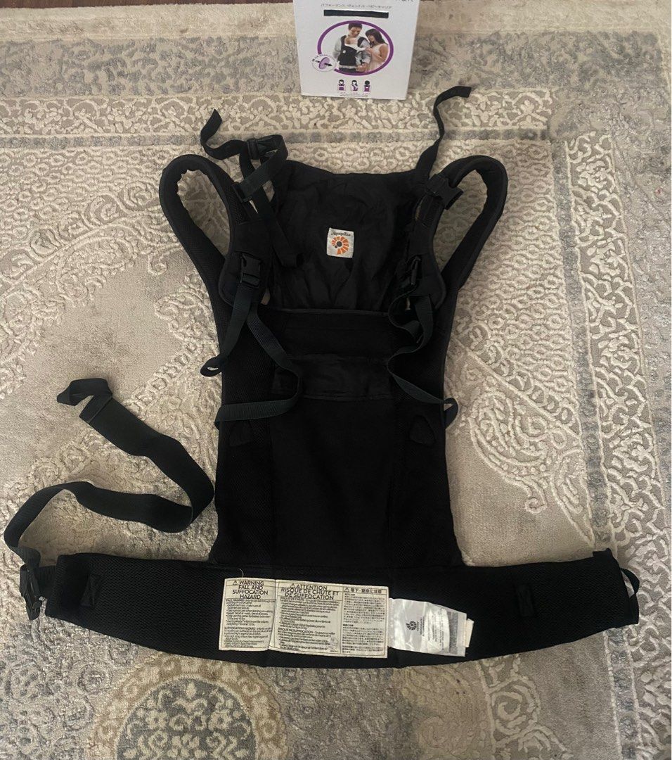 Ergobaby Performance Ventus Black (Category: Carriers & Slings) located in Sungai Udang. Submitted by lemarikidsprelove8992 (Listing ID 1383239896, Image 2). Description: Ergobaby Performance Ventus Black come with box 🍭promote breathability and comfort for both the parent and the baby 🍭support for the baby in various carry positions (front-inward, hip, and back).