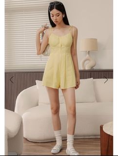 (Category: ) located in . Submitted by fashiongirlyera (Listing ID 1383190323, Image 1). Description: .