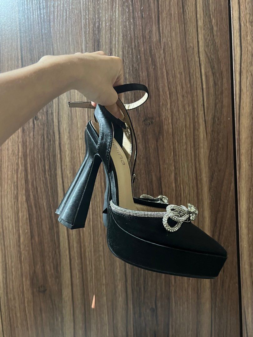 Figliarina pointed toe high heels (Category: Heels) located in Imus. Submitted by _shalinvm (Listing ID 1383209565, Image 3). Description: Size 36 Worn once only. Still comes with a box and extra stones. Last price posted. .