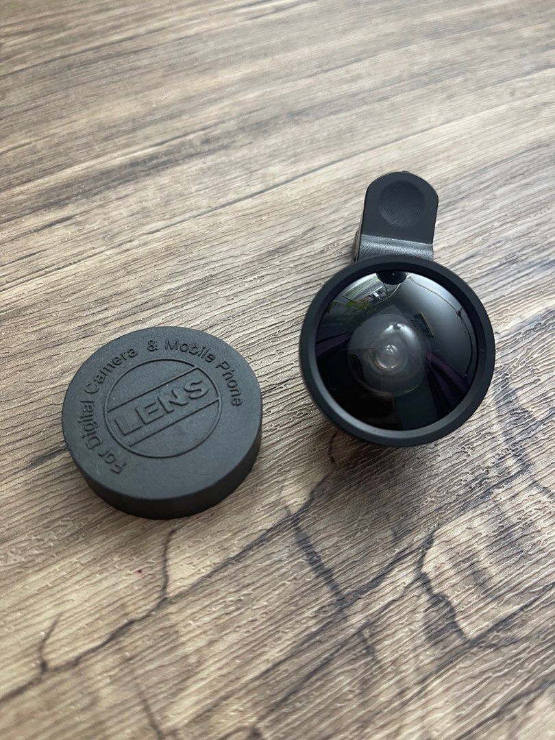 Fish eye Phone Lens (Category: Lens & Kits) located in Calasiao. Submitted by shoparen14525 (Listing ID 1383263088, Image 2). Description: Good condition, 9/10 Preloved.