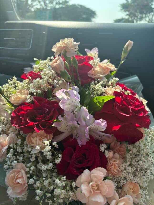 Floral Mess Customised Flower Bouquet, Hobbies & Toys, Flowers ...