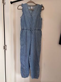 (Category: ) located in . Submitted by shop.kcloset (Listing ID 1383136904, Image 1). Description: .