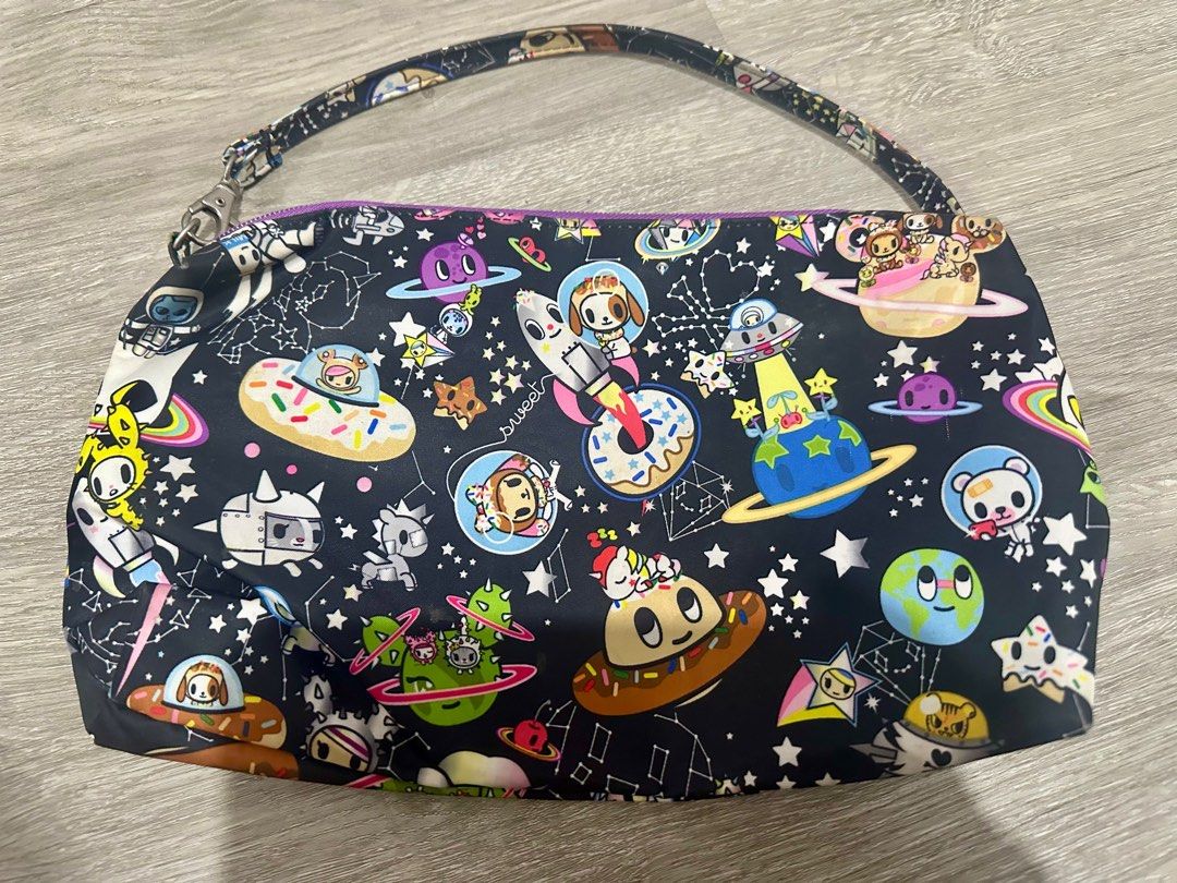 Girls bag tas pundak Jujube Tokidoki (Kategori: Orang Tua, Bayi & Anak - Lainnya) berada di Karawang. Dikirim oleh myprecious57 (ID iklan 1383207351, Gambar 3). Deskripsi: Jujube x Tokidoki Tidak ada long strap ya.