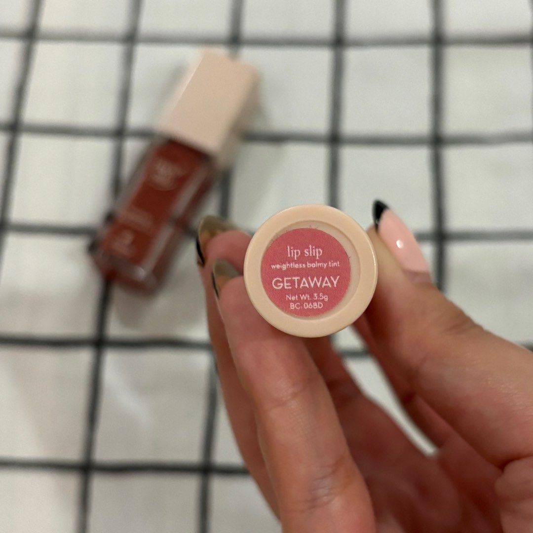Happy Skin Tinted Lip Care Bundle + FREEBIES (Category: Makeup) located in Antipolo. Submitted by de.klutter (Listing ID 1383167989, Image 3). Description: Happy Skin Tinted Lip Care Bundle Includes: 1. Tinted Lip Treatment Oil in Unwind = 90% remaining 2. Lip Slip Tinted Lip Balm in Getaway = 60% remaining 3. FREE Colourette Colourtint Both rosy nude pink in color. Both bought within the past year only RFS: Decluttering my makeup stash PM for ad