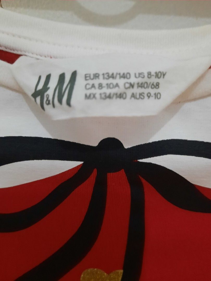 H&M kids (Category: Babies & Kids Fashion) located in Paranaque City. Submitted by pumpkinpixie (Listing ID 1383203495, Image 3). Description: FOR SALE H&M CHRISTMAS SHIRT ! SUPER CUTE!😍 KEPT ONLY IN THE CLOSET USED 2-3X ONLY CHECK THE PICS AND TAG. NO WORN OUT TAGS SIZE 8- 10 YRS OLD RFS: OUTGROWN.