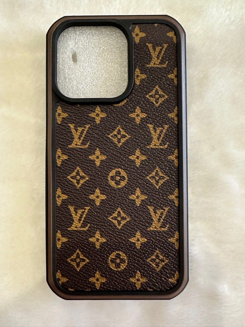 由 chiangpiyu06349 (刊登 ID 1383091480，圖片 1) 提交，位於 台北市 (Taipei) 的 IPhone 14手機蓋 (類別：手機套及手機殻)，說明：。