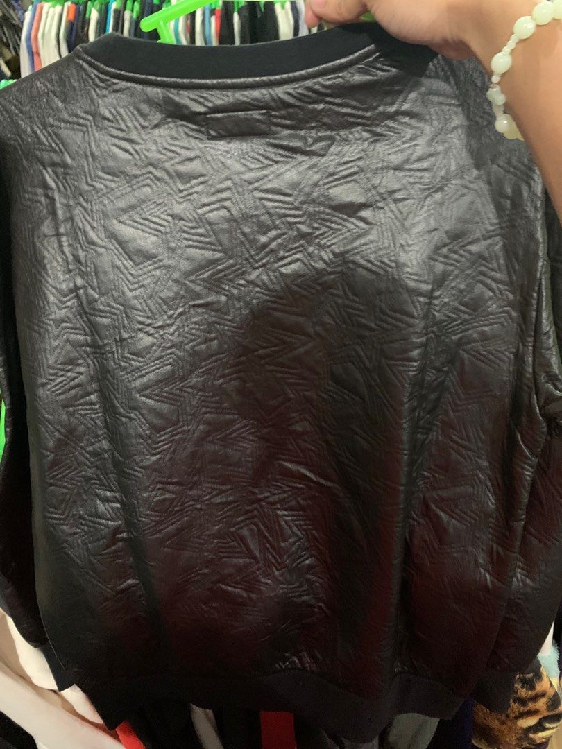 Brand New Izzue leather longsleeves (Category: Longsleeves) located in Makati City. Submitted by for-keep (Listing ID 1383165788, Image 3). Description: .