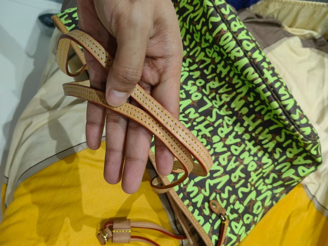Japan Preloved LV neverfull graffitti (Category: Luxury Bags & Wallets) located in Cebu City. Submitted by erlacoleccion (Listing ID 1383268592, Image 2). Description: Japan preloved bag Genuine leather Coded.