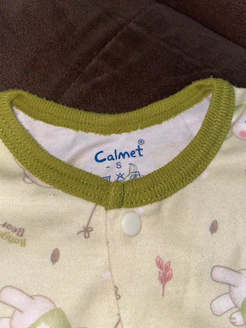 Jumper Calmet (Kategori: Baju Bayi) berada di Tangerang. Dikirim oleh serunidiva (ID iklan 1383249223, Gambar 2). Deskripsi: no defect yaa bahan adem dari cotton kancing plastik.