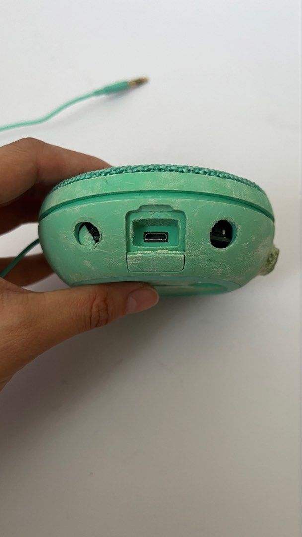 (Junk) JBL Portable Bluetooth Speaker63205310494338112
