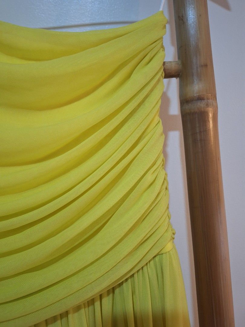 Karimadon Dress (Category: Dresses) located in Antipolo. Submitted by flutterby41319 (Listing ID 1383093104, Image 2). Description: size small scarf not included.
