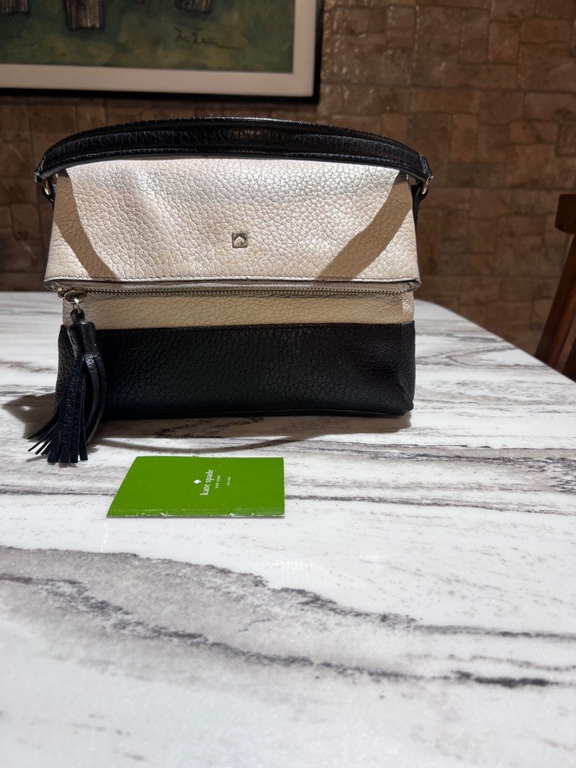 Kate spade hand bag (Category: Luxury Bags & Wallets) located in Tarlac. Submitted by Filritz_8 (Listing ID 1383093023, Image 1). Description: Kate spade original .