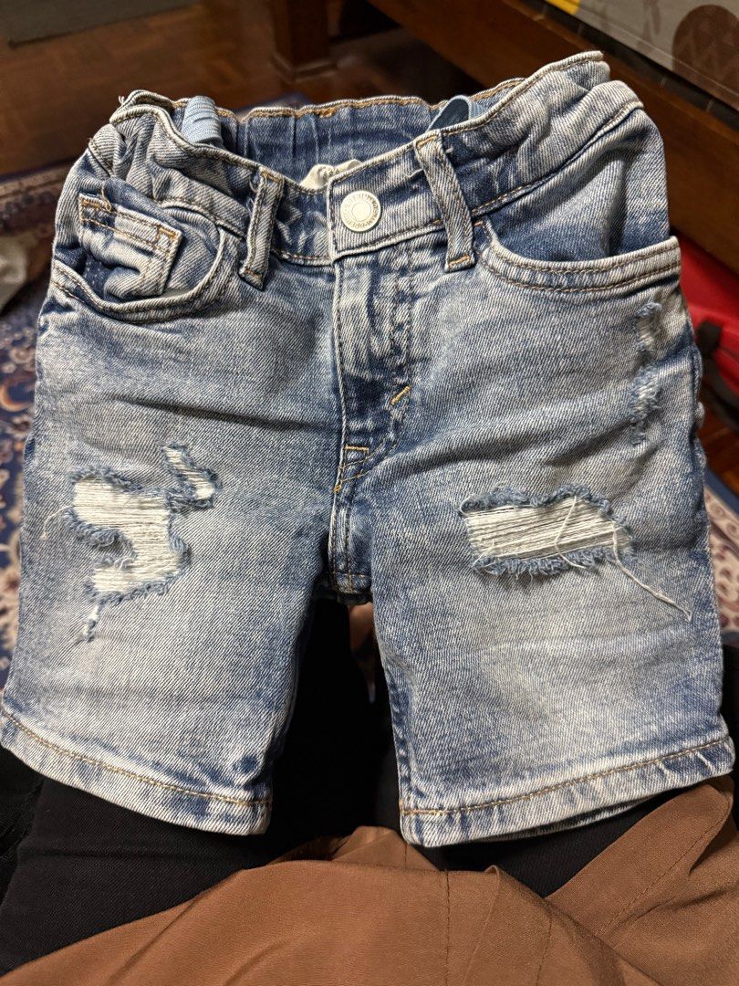 Kids Jeans (Category: Babies & Kids Fashion) located in Petaling Jaya. Submitted by nadzirahtaha (Listing ID 1383128417, Image 1). Description: .