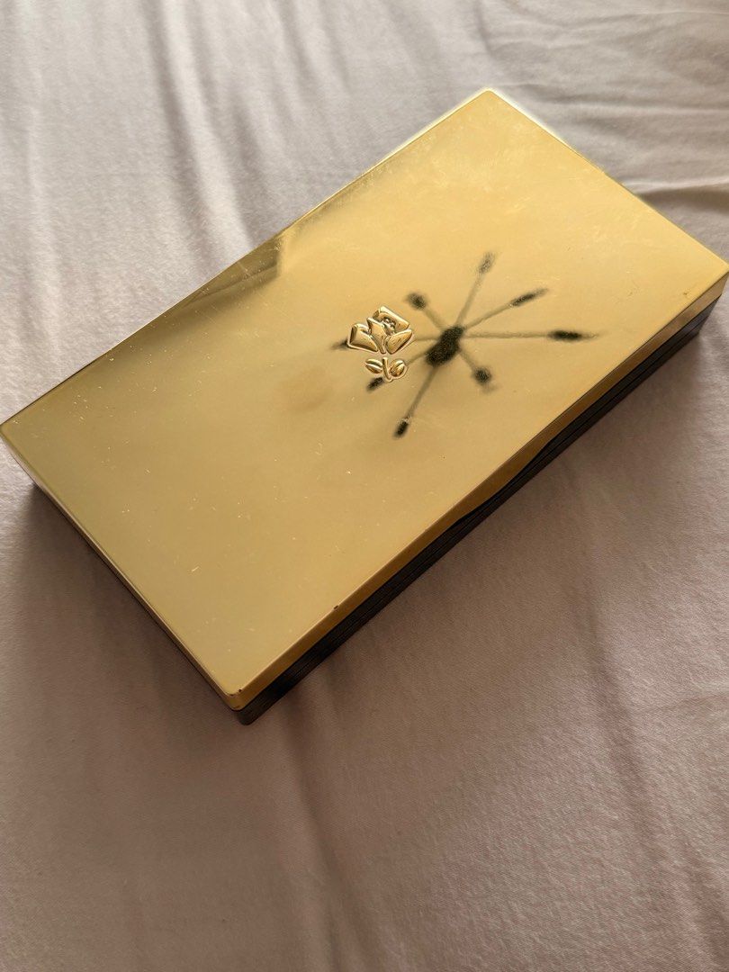 Lancome Eye and Face Palette (Category: Makeup) located in Caloocan City. Submitted by andyargu (Listing ID 1383126792, Image 2). Description: 98% left almost brand new just swatched it.