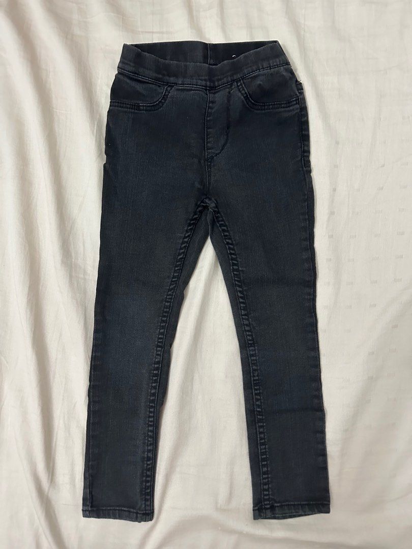 Legging kids girl H&M 3-4y (Category: Babies & Kids Fashion) located in Shah Alam. Submitted by hnzadl (Listing ID 1383191530, Image 1). Description: Legging H&M Size 3-4tahun .