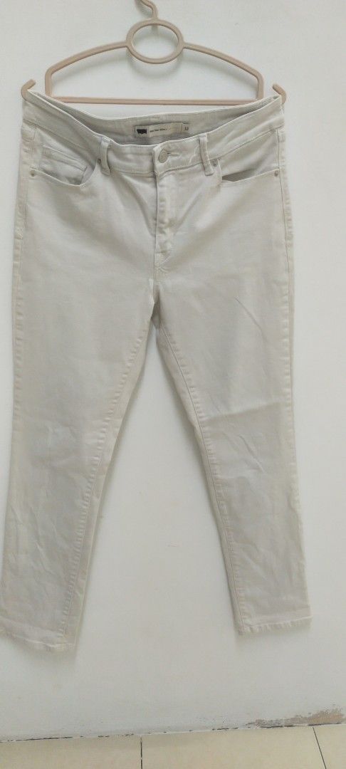 Levis (Category: Jeans) located in Kuantan. Submitted by abeyus571 (Listing ID 1383244499, Image 3). Description: saiz 31 skining.