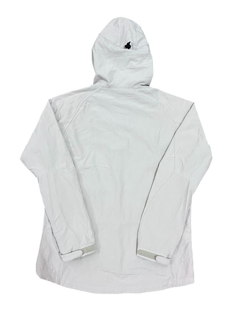 Lowe Alpine softshell jacket (Category: Hiking & Camping) located in Selayang. Submitted by fastwind.84 (Listing ID 1383135004, Image 2). Description: Like New Warna kelabu pit 19.5, labuh 27 (saiz M) Water resistant 2 poket zip Tambah pos rm7 Semenanjung, DFOD or rm15 SS #outdoor #travel #hiking #arcteryx #mammut #patagonia #fjallraven .