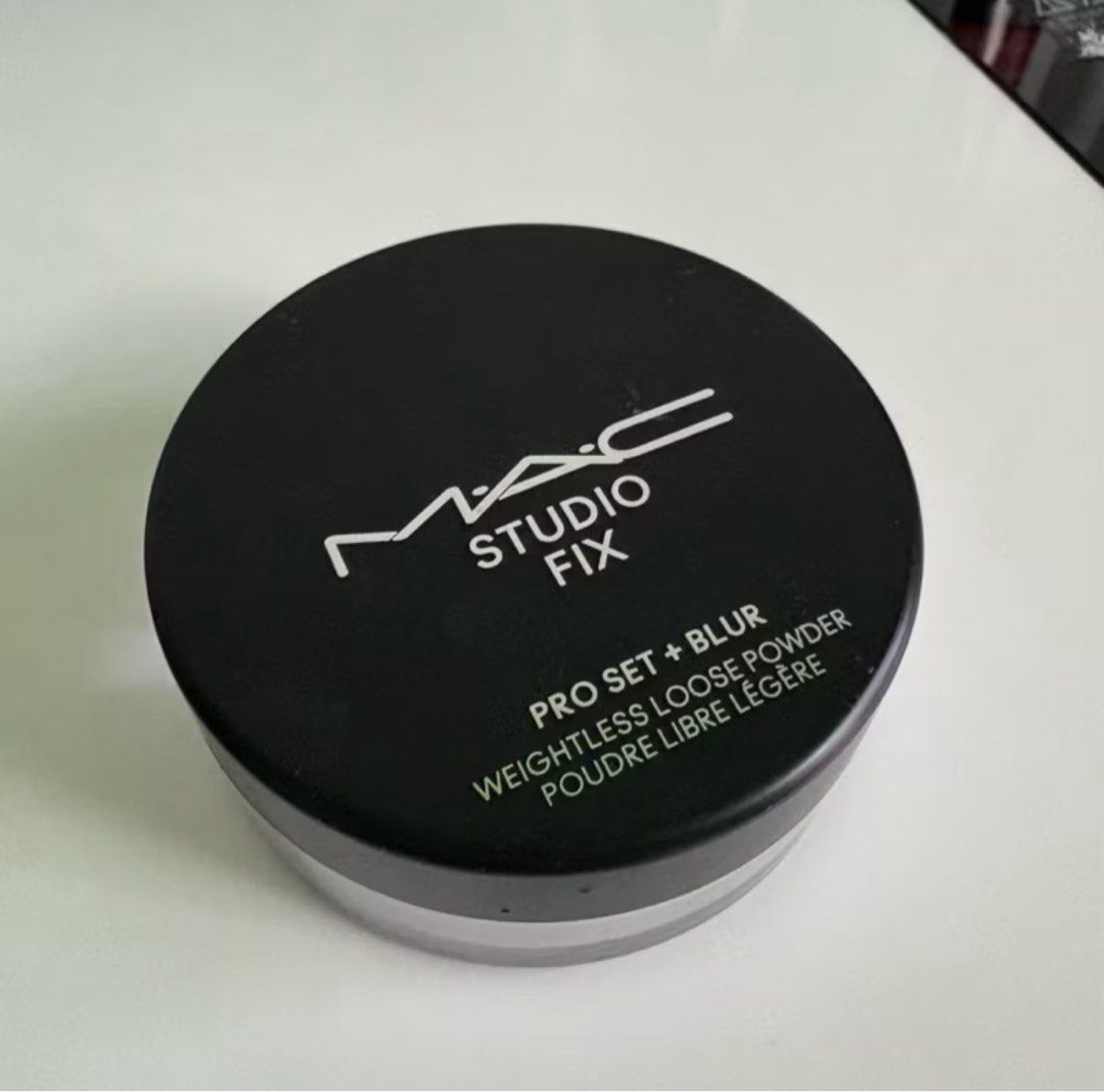 由 nntingg (刊登 ID 1383128693，圖片 1) 提交，位於 台北市 (Taipei) 的 MAC持妝蜜粉 絕絕紫 (類別：化妝品)，說明：專櫃購入 很新。