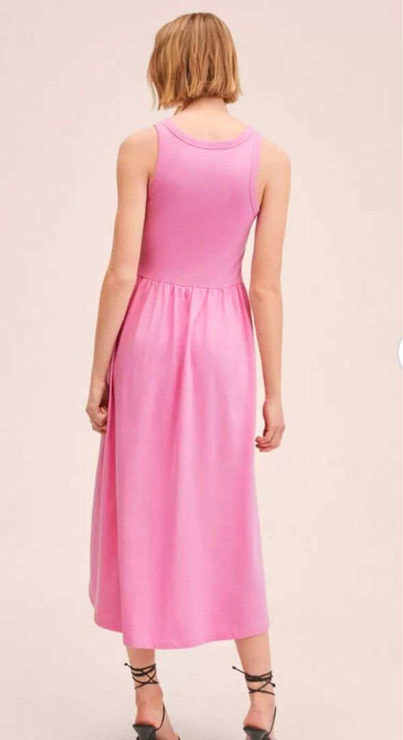 Mango Pink Cotton Midi Dress (Category: Dresses) located in Manila. Submitted by andi2577 (Listing ID 1383190443, Image 3). Description: Mango Cotton Midi Dress Size: Small, fits US 4-6 Color: Pink Worn once only! Grab/lalamove delivery from McKinley Hill or Banawe QC Nationwide delivery via J&T .