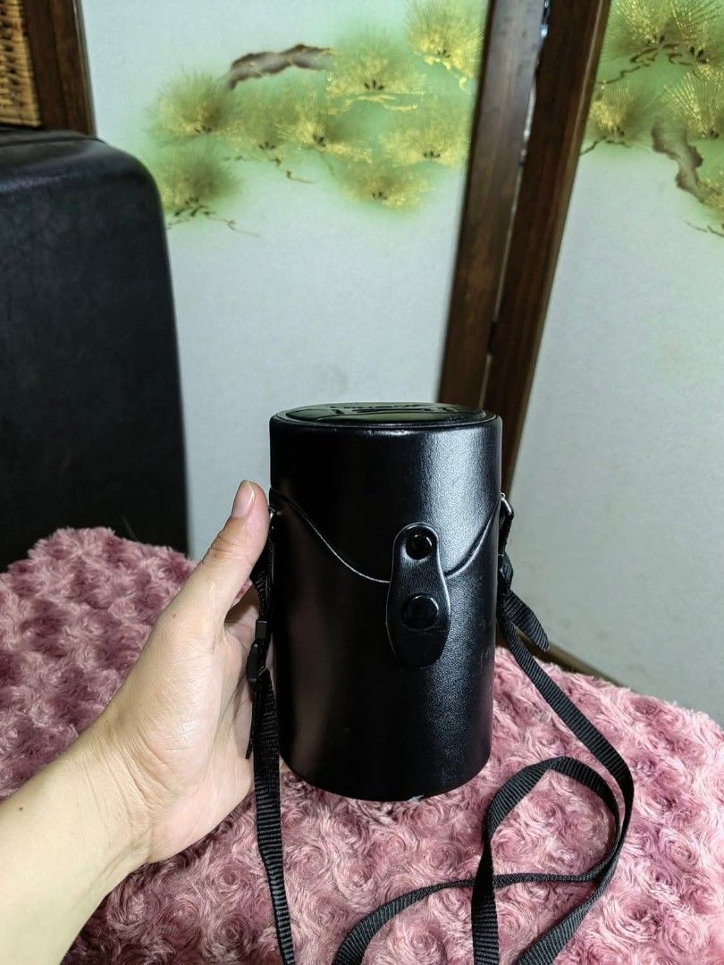 Minolta Camera Lens Case (Category: Camera Bags & Carriers) located in Cebu City. Submitted by dudes_villanueva (Listing ID 1383195328, Image 2). Description: Minolta Camera Lens Case - LH-1034 -Good Condition -Few Light Scratches -Padded PU Leather -Japan Made 8x15 cm.