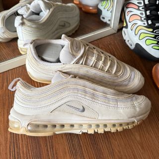 (Kategori: ) berada di . Dikirim oleh sneakerssecondmarket (ID iklan 1383112068, Gambar 1). Deskripsi: .