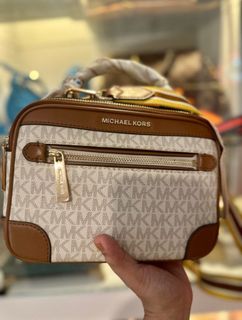 (Category: ) located in . Submitted by style_haven (Listing ID 1383177888, Image 1). Description: .